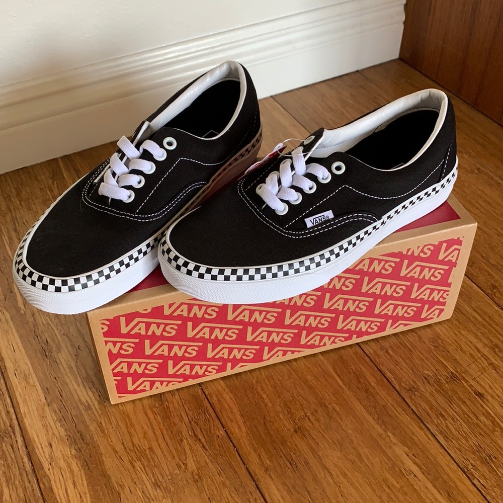 womens vans lace up check foxing